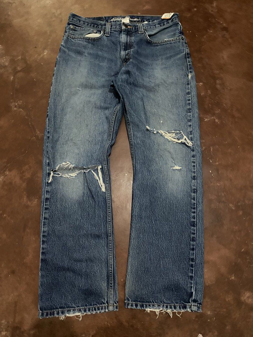 Eddiesbaver Knee Blow~Out Distressed 😫 Bootcut (Category: Jeans) located in Malita. Submitted by ronnyboi (Listing ID 1462566937, Image 1). Description: W:32 L:42 T:12 H:8 Mine:400.