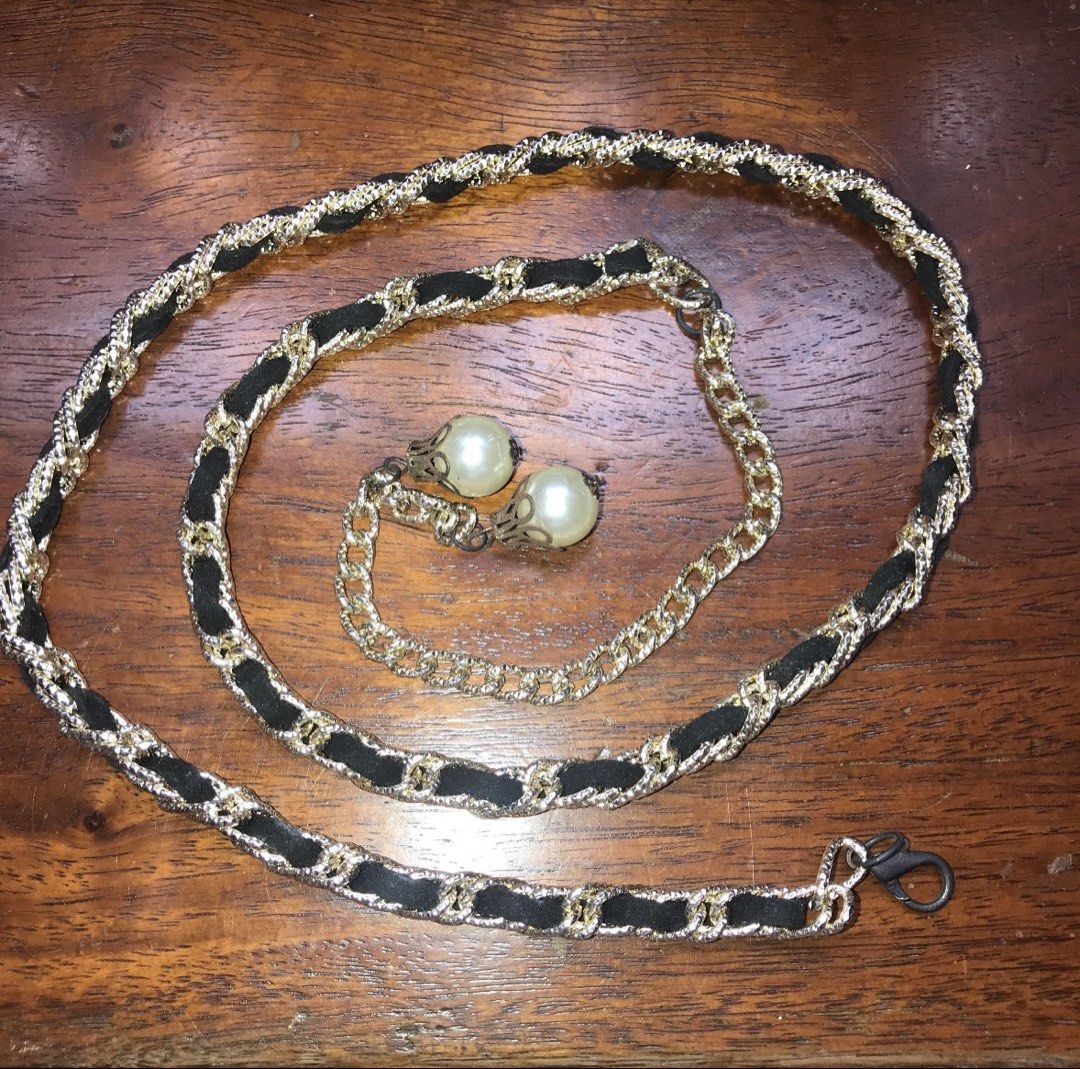 Elegant Black & Gold Chain Belt (Category: Belts) located in Manila. Submitted by erlaien.ph (Listing ID 1462513191, Image 1). Description: 🏷 BUY NOW: great for fashion & events! 🧺 RFS: no longer used 🛒 Payment method: GCASH/BANK 📦 Shipping: LALAMOVE or GRAB PM ME FOR MORE INQUIRIES 💌 Check out my profile for other great offers & nice stuffs! Follow me for more!.