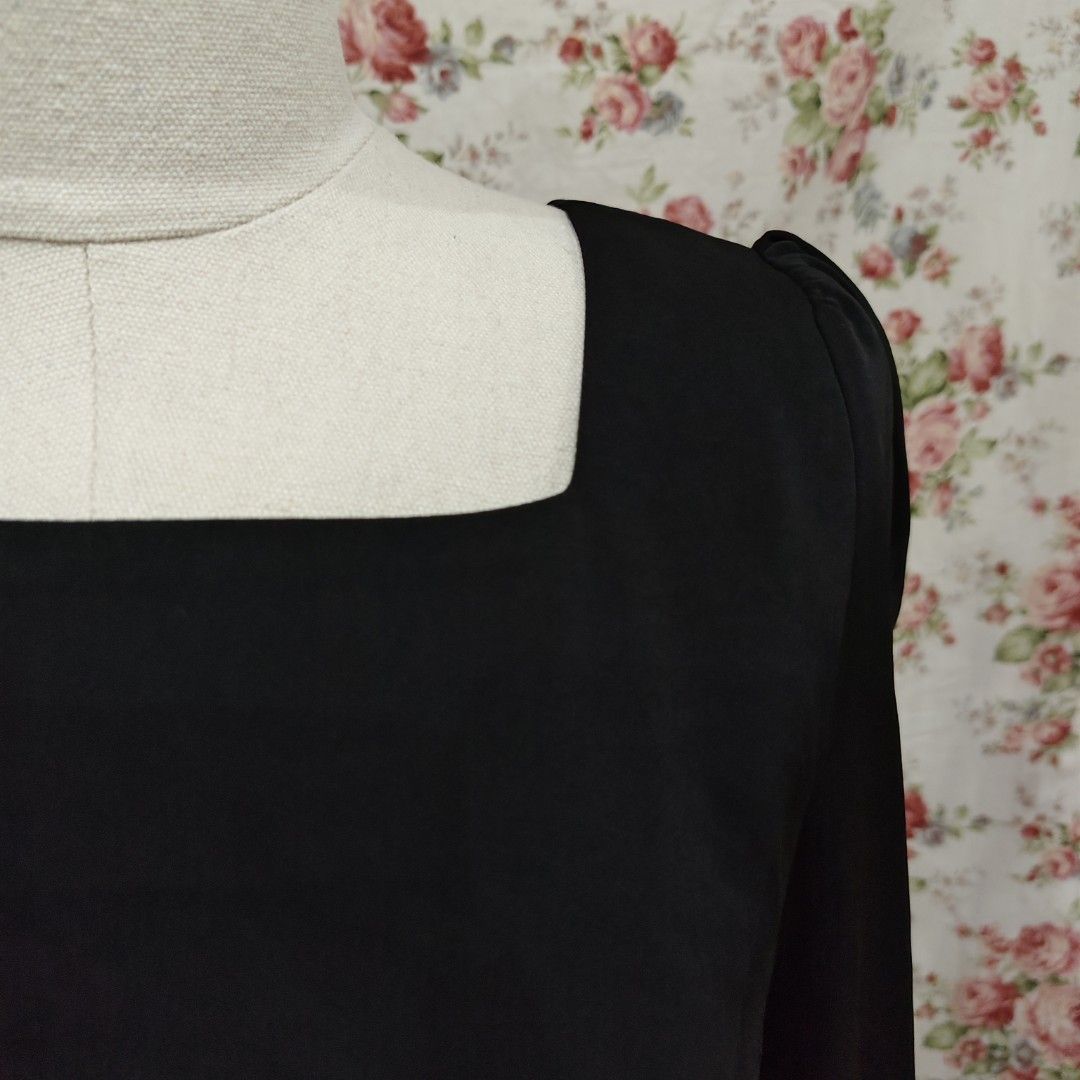 Elegant Black Square Neckline Top (Category: Longsleeves) located in Cabanatuan. Submitted by curated_cozy (Listing ID 1462471173, Image 3). Description: Thrifted! Size: S Bust: 33" Length: 37cm -Lightly Washed -Payment thru Gcash, Gotyme, MariBank -Shipping via J&T -Buyer shoulders Shipping Fee ‼️No Rush Order‼️ [SKU: KNT4-B2 ].