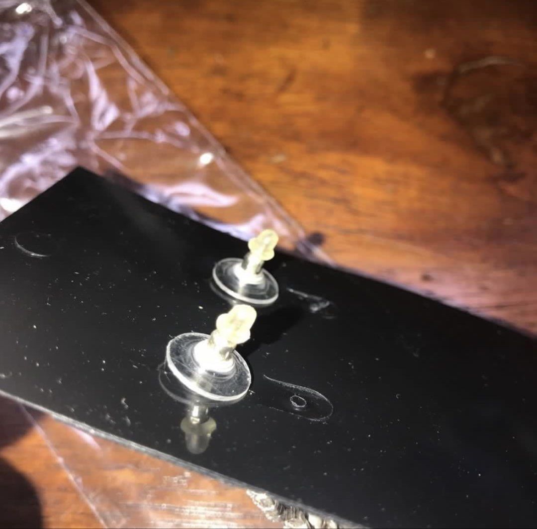 Elegant Silver Dangling Earrings (design 2) (Category: Earrings) located in Manila. Submitted by erlaien.ph (Listing ID 1462511363, Image 2). Description: 🏷 BUY NOW: great for fashion & events! Includes: - Earrings - Jewelry box 🧺 RFS: no longer used 🛒 Payment method: GCASH/BANK 📦 Shipping: LALAMOVE or GRAB PM ME FOR MORE INQUIRIES 💌 Check out my profile for other great offers & nice stuffs! Follow me for more!.