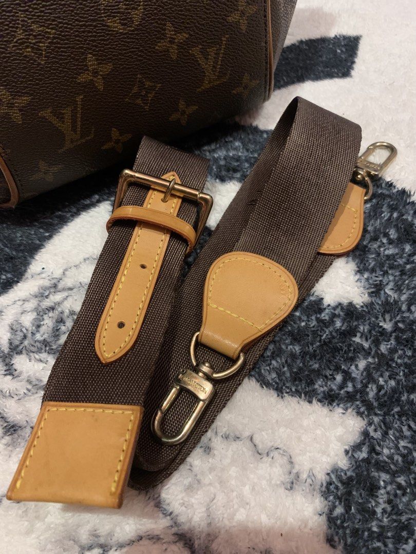 Elipse (Category: Luxury Apparel) located in Tagum. Submitted by 80bagsph.cemene08 (Listing ID 1462646047, Image 3). Description: Excellent condition Clean&sanitized Ready to use.