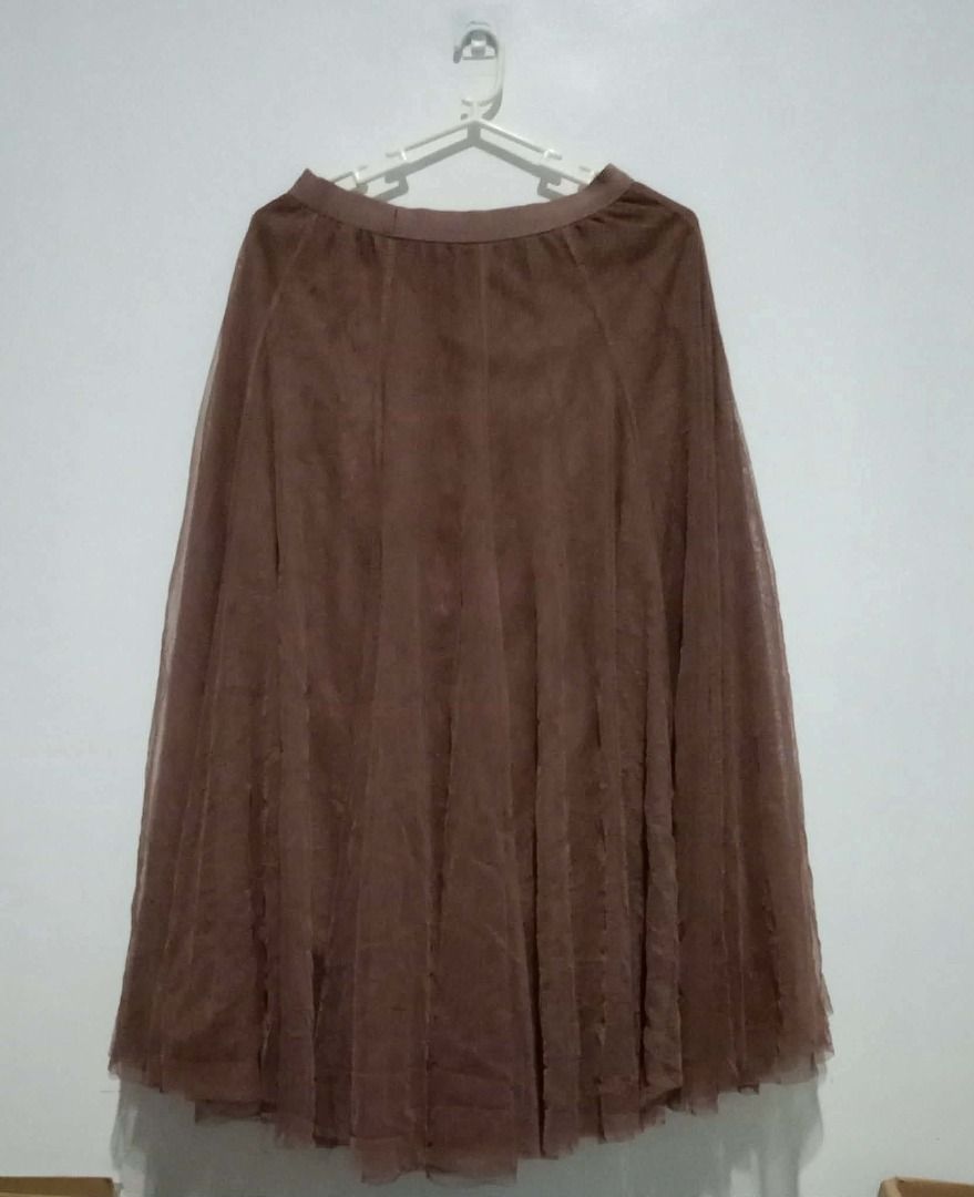 Brown Tulle Skirt (Category: Skirts) located in Calapan. Submitted by jyka12345 (Listing ID 1462482144, Image 1). Description: .