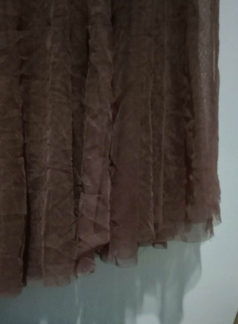Brown Tulle Skirt (Category: Skirts) located in Calapan. Submitted by jyka12345 (Listing ID 1462482144, Image 2). Description: .