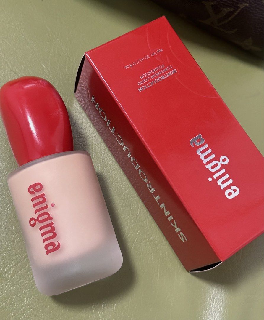 Enigma Skin Introduction Longwear Liquid Foundation (Category: Makeup) located in Manila. Submitted by sijmichael22227 (Listing ID 1462571033, Image 1). Description: - Enigma Skin Longwear Liquid Foundation - Shade: FN04 FAIR - Net Wt: 30ml - Comes in original packaging - Ideal for long-lasting, all-day wear Only ₱430 orig price ₱699 Rfs not my shade Swatched lang Payment first po via gcash.