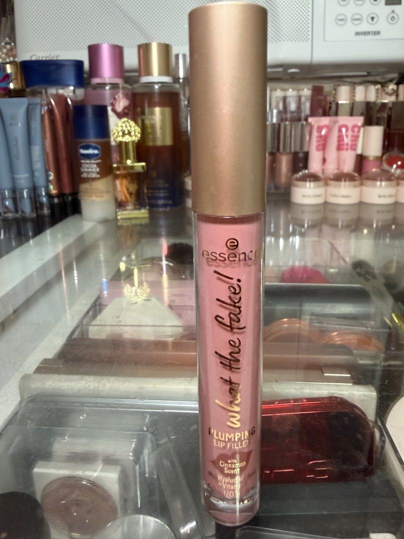 Essence What the Fake plumping gloss (Category: Makeup) located in Paranaque City. Submitted by wakeupnmakeup.ph (Listing ID 1462663626, Image 1). Description: Used once.
