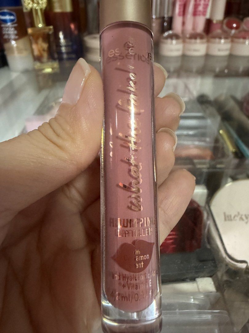 Essence What the Fake plumping gloss (Category: Makeup) located in Paranaque City. Submitted by wakeupnmakeup.ph (Listing ID 1462663626, Image 2). Description: Used once.