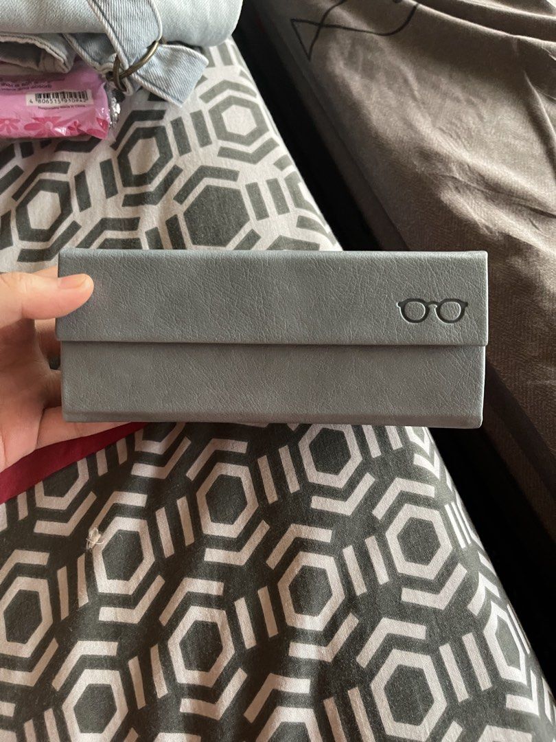 Eyeglasses foldable case Owndays (Category: Sunglasses & Eyewear) located in Quezon City. Submitted by rish40 (Listing ID 1462459968, Image 3). Description: .