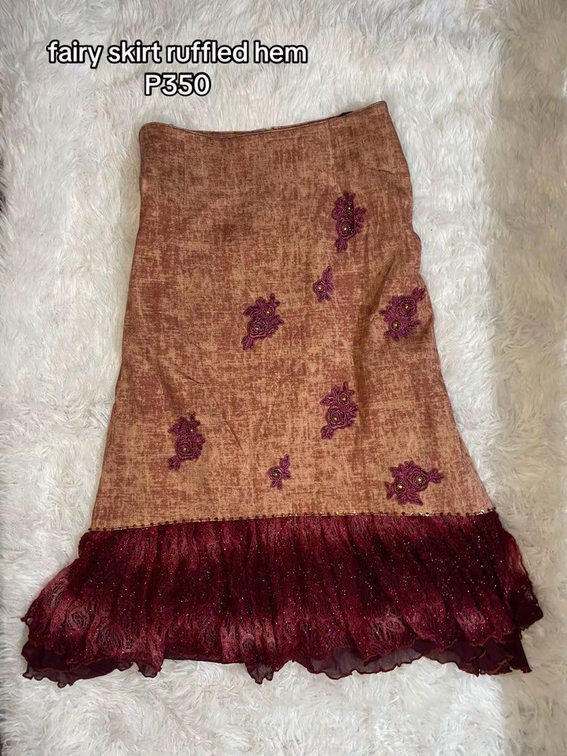 fairy vintage beaded skirt (Category: Skirts) located in Toboso. Submitted by che.3zka (Listing ID 1462565817, Image 1). Description: - no issues - good as new .