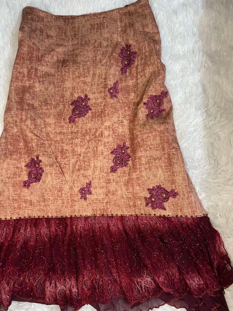 fairy vintage beaded skirt (Category: Skirts) located in Toboso. Submitted by che.3zka (Listing ID 1462565817, Image 2). Description: - no issues - good as new .