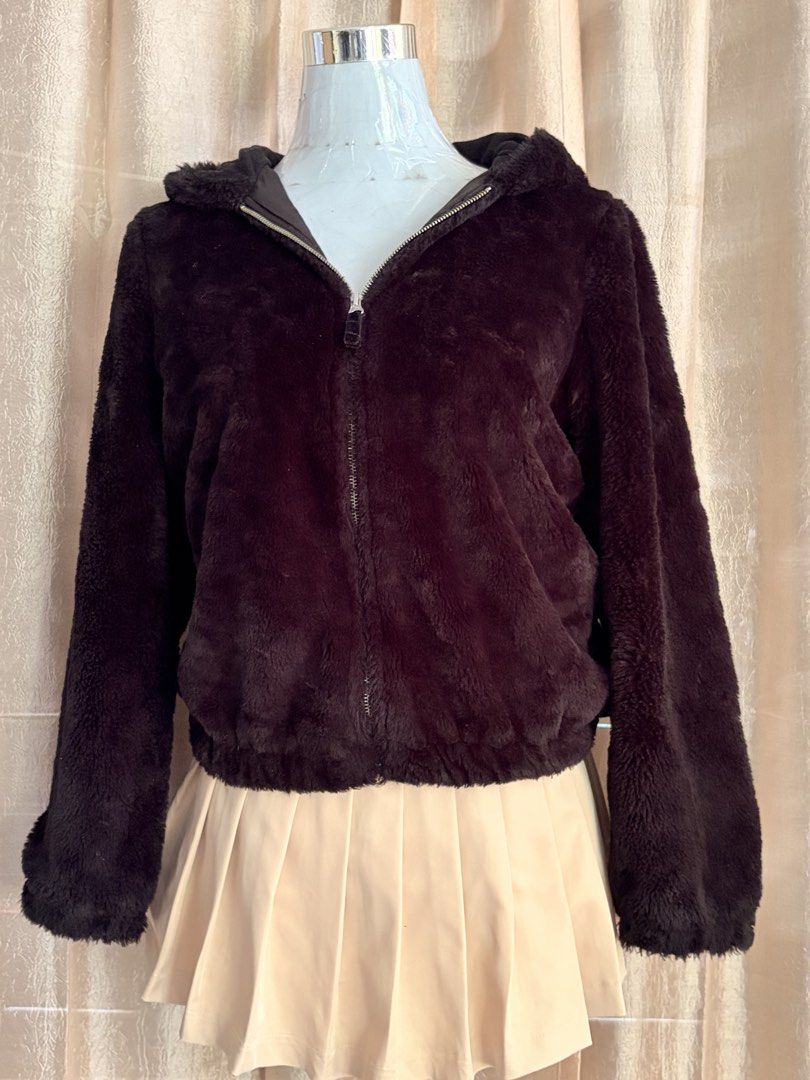 Faux Fur Jacket (Category: Coats, Jackets and Outerwear) located in Palayan City. Submitted by ms.el.apparel (Listing ID 1462645557, Image 3). Description: .