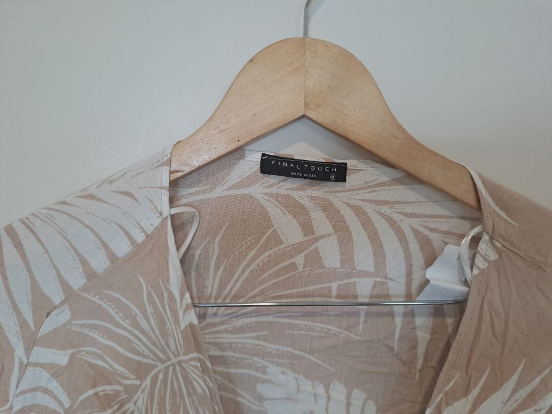 final touch tops (Category: Others Tops) located in Mandaluyong City. Submitted by epicowl-c93c (Listing ID 1462578811, Image 3). Description: This stylish piece is a beige tropical palm leaf print tie-front kimono top featuring relaxed three-quarter length sleeves and a deep V-neckline. This design is from the brand FINAL TOUCH..