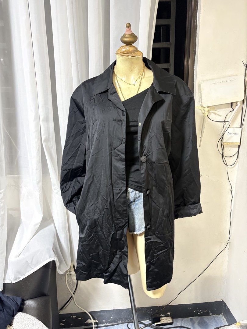 Fitzwright Black Long Coat 2X (Category: Coats, Jackets and Outerwear) located in General Trias. Submitted by crissy9053136 (Listing ID 1462612150, Image 1). Description: - Fitzwright black long coat - Size: 2X - Made in China - Colorful striped lining - Button front closure - Two front pockets - Ideal for layering.