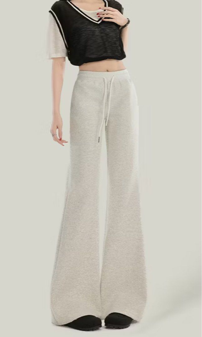 Flare Sweatpants White Gray (Category: Other Bottoms) located in Agdangan. Submitted by ririi_cat (Listing ID 1460220107, Image 2). Description: - white grey flared sweatpants - size L on tag but fits 25-27 waist line - ideal for 4’11 to 5’0 height - brand new 📍Dasmariñas Cavite Can ship via j&t or lalamove.