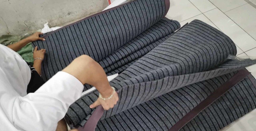 floormat (Category: Carpets, Mats & Flooring) located in Manila. Submitted by nixdcruz (Listing ID 1462618614, Image 2). Description: Floor matting 118cm standard width per meter and per roll available colors: gray , brown , red.