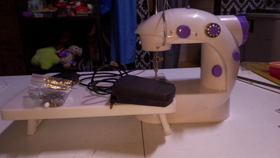 For SALE!! Sewing Machine! (Category: Looking For) located in San Mateo. Submitted by __cryp4rr (Listing ID 1462515849, Image 3). Description: For SALE!!! Sewing Machine, With Proper BOX! Complete Set, Good and Tested, Reason why i sell: not using anymore and dont want to stock it. For ONLY 250-450 Pwede tawadan.