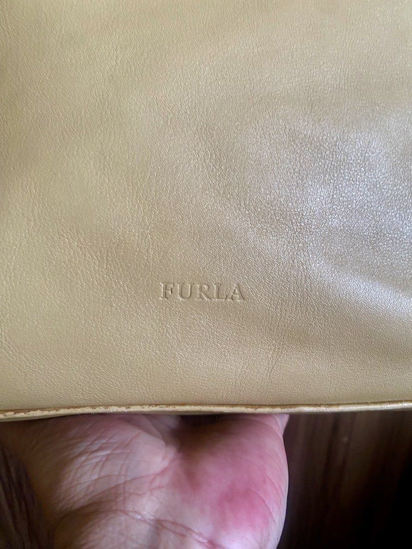 FÜRLA TAUPE BAG (Category: Shoulder Bags) located in Quezon City. Submitted by ysabellashoppe (Listing ID 1462545433, Image 3). Description: Excellent condition FÜRLA Taupe Shoulder bag. Size Medium. .