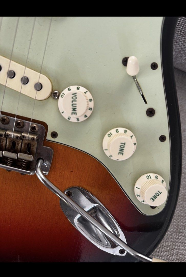FS: Fender Customshop ‘62 (Category: Musical Instruments) located in Paranaque City. Submitted by onecube7.onecube7 (Listing ID 1462443097, Image 2). Description: PM me for addtl details. Main features: -Select light alder -Flame maple neck -AAAA dark rosewood fretboard -With cert & orig hardcase.