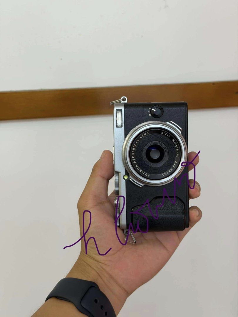Fujifilm X70 (Category: Cameras) located in Norzagaray. Submitted by cirihannnah (Listing ID 1462632220, Image 2). Description: Comes with 64GB SD card Camera case & strap 2 batteries 1 charging cord 1 battery charger.
