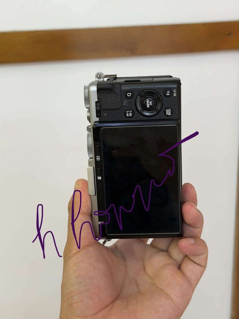 Fujifilm X70 (Category: Cameras) located in Norzagaray. Submitted by cirihannnah (Listing ID 1462632220, Image 3). Description: Comes with 64GB SD card Camera case & strap 2 batteries 1 charging cord 1 battery charger.