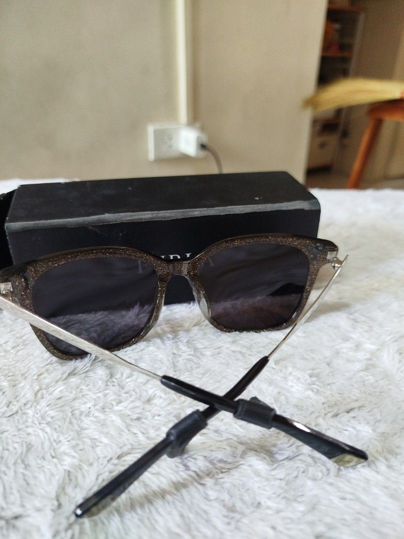 Furla Sunglasses 🕶️ (Category: Sunglasses & Eyewear) located in Naga. Submitted by jea1991 (Listing ID 1462479340, Image 3). Description: .