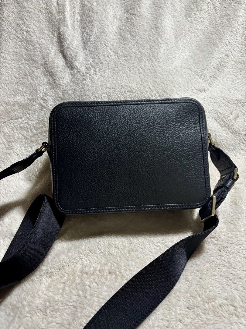 Furla Black Rea Crossbody Bag (Category: Luxury Bags & Wallets) located in Quezon City. Submitted by _aritan (Listing ID 1462518403, Image 2). Description: - Authentic Furla black leather crossbody bag - Adjustable strap for comfortable wear RFS: not being used Loc: quezon city MOD: Lalamove / Gogo Express / Meet up @ Fishermall QC - SF shoulder by buyer MOP: GCash.