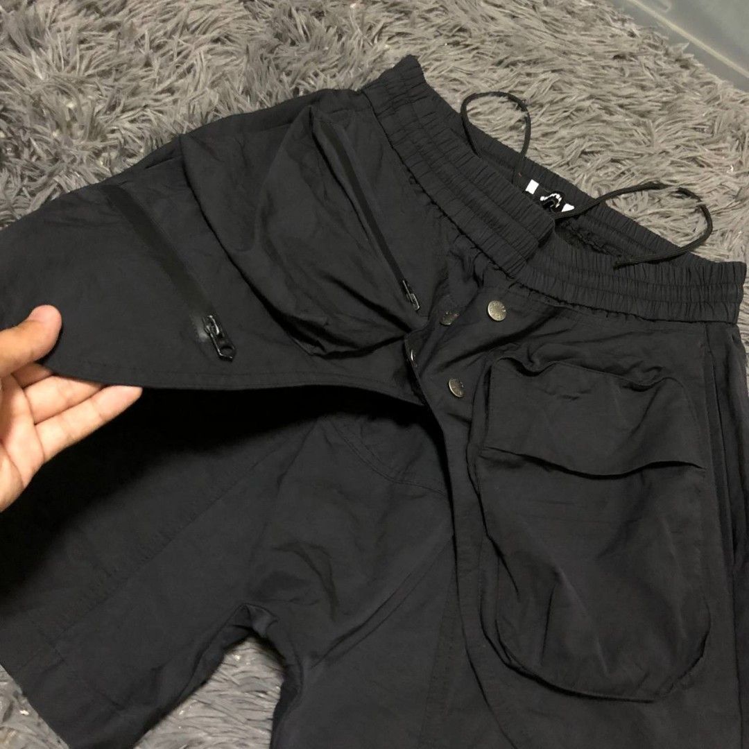 G11 Eleven Tactical Nylon Shorts (Category: Shorts) located in Camiling. Submitted by thriftscape2024 (Listing ID 1462565056, Image 3). Description: Excellent Condition Color rate: 9/10 Issue: ❌❌❌ W: W26-38 L: 20 Thigh: 15 Leg Opening: 13.