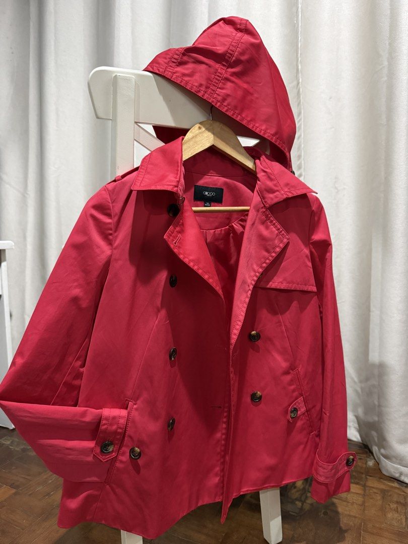 G200 Short Trench Coat (Category: Coats, Jackets and Outerwear) located in Quezon City. Submitted by itsbiancag (Listing ID 1462668961, Image 1). Description: - Double-breasted vibrant red short trench coat / peacoat silhouette - Detachable hood - Can be worn as casual, in cold weather or rain.