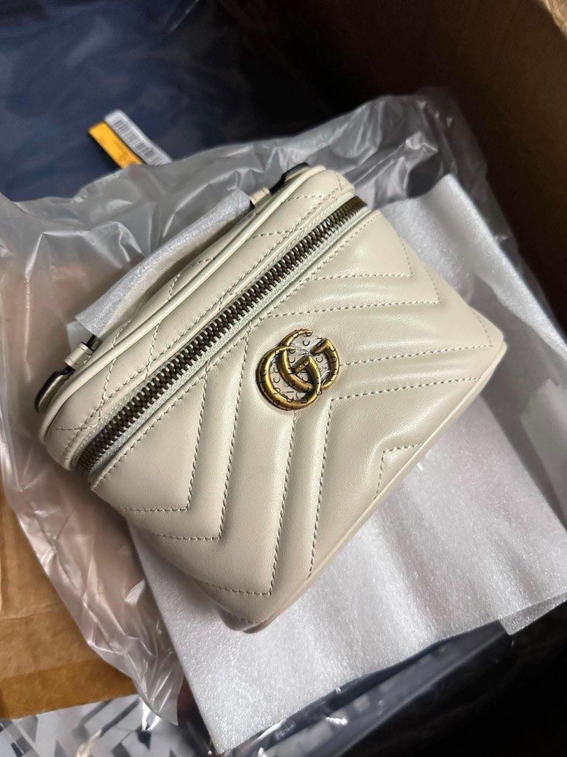 g Sling bags assorted design (Category: Cross-body Bags) located in Quezon City. Submitted by prelovedtoloved18 (Listing ID 1462624475, Image 3). Description: Assorted G bags available onhand Open for bulk orders Ask for price.