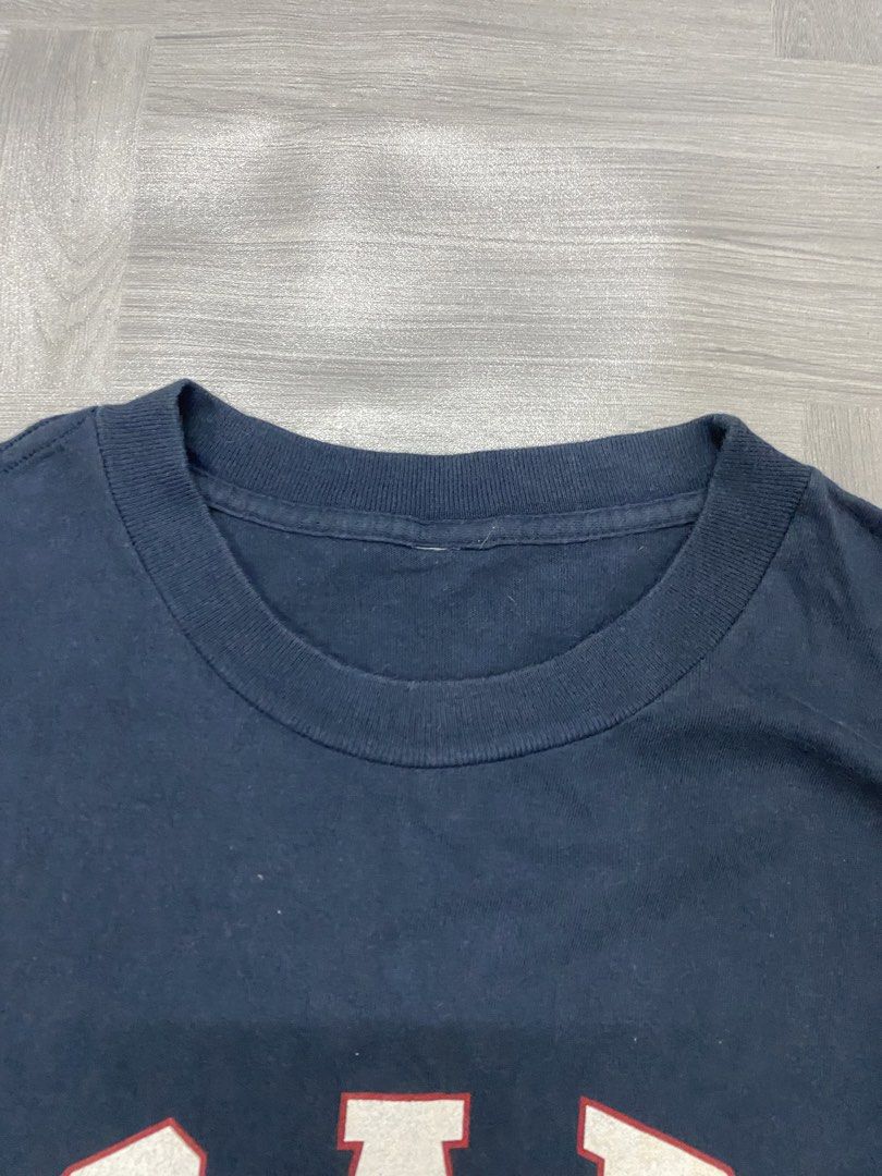 GAP (Category: Tshirts & Polo Shirts) located in Kuala Terengganu. Submitted by f2store. (Listing ID 1462617458, Image 3). Description: 🛑 ITEM ❇️ GAP 🛑SIZE ❇️ 22x29 ( L ) 🛑 CONDITION ❇️ 9/10 🛑 TAG ❇️ GAP 🛑 MATERIAL ❇️ 100% Cotton 🛑 JAHITAN ❇️ Double ⬆️⬇️ 🛑 TULANG TEPI ❇️ Tiada 🛑 PRICE ❇️ RM10 🛑 POSTAGE ❇️ DFOD ( BAYAR KEPADA J&T ) .