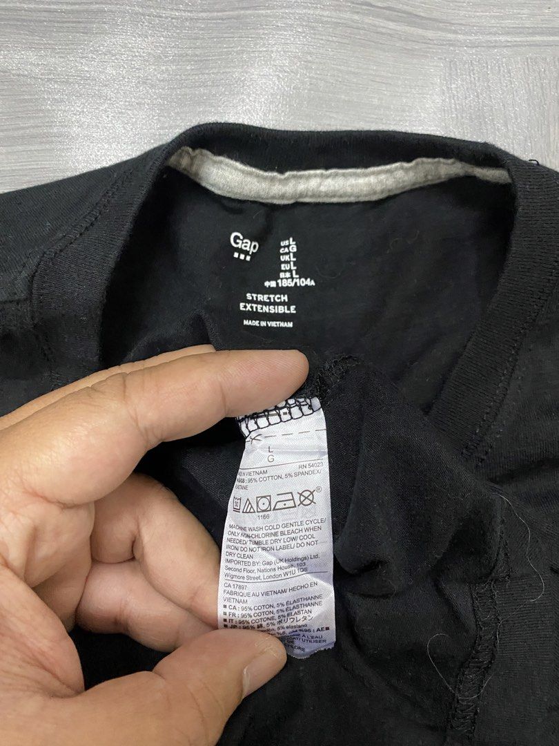 GAP plain (Category: Tshirts & Polo Shirts) located in Kuala Terengganu. Submitted by f2store. (Listing ID 1462616259, Image 3). Description: 🛑 ITEM ❇️ GAP plain 🛑SIZE ❇️ 20.5x29 ( L ) 🛑 CONDITION ❇️ 9.1/10 🛑 TAG ❇️ GAP 🛑 MATERIAL ❇️ 95%Cotton 5%Spandex 🛑 JAHITAN ❇️ Double ⬆️⬇️ 🛑 TULANG TEPI ❇️ Asal 🛑 PRICE ❇️ RM10 🛑 POSTAGE ❇️ DFOD ( BAYAR KEPADA J&T ) .