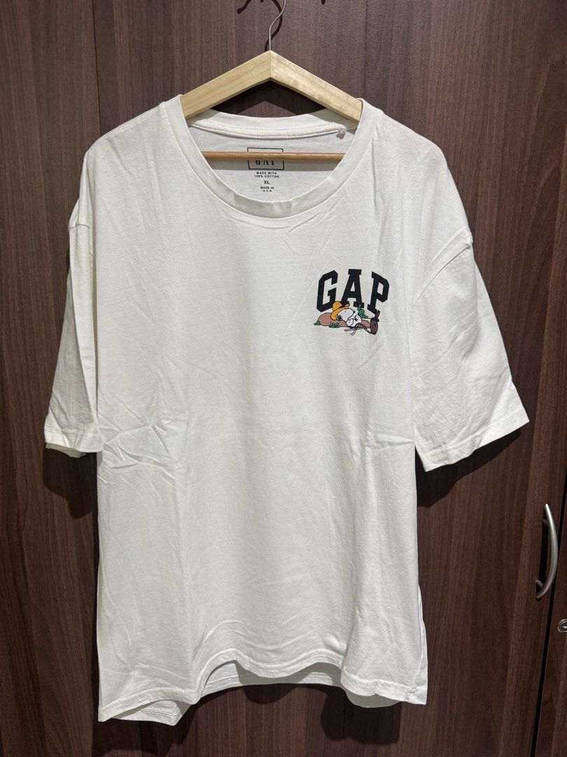 Gap X Snoopy shirt (Category: Shirts) located in Valenzuela. Submitted by shop.spark.joy (Listing ID 1462668035, Image 1). Description: L- 28.5 in W- 20 in.