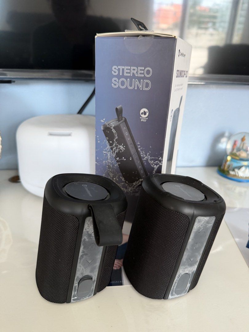 Geekrover portable speakers (Category: Soundbars, Speakers & Amplifiers) located in Manila. Submitted by kristielyntan (Listing ID 1462463124, Image 2). Description: .