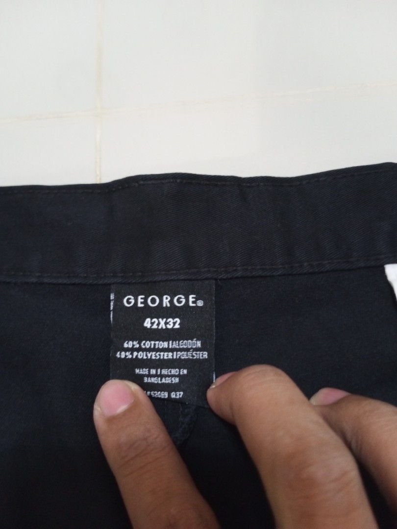George Chino Pants Black 40x32 (Category: Chinos) located in Magdalena. Submitted by magdalenathrift20 (Listing ID 1462567094, Image 3). Description: - Brand: George - Color: Black - Style: Chino Pants - Size: 40x32 - Waistline: 40 inches - Length: 43 inches - Material: 60% Cotton, 40% Polyester - Ideal for: Casual wear.