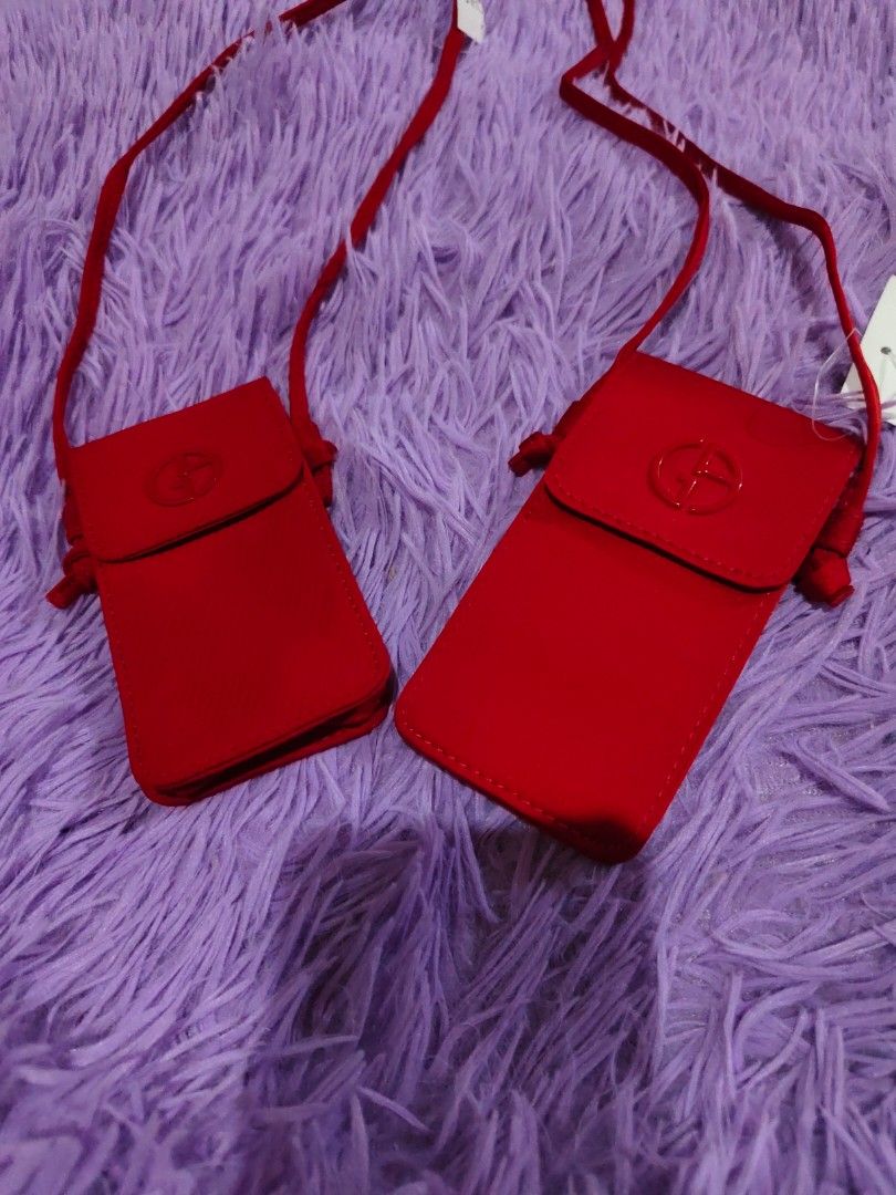 Giorgio Armani (Category: Sling Bags) located in Batangas. Submitted by chrisma444 (Listing ID 1462644371, Image 1). Description: 2 pc if Giorgio Armani for only 980php.