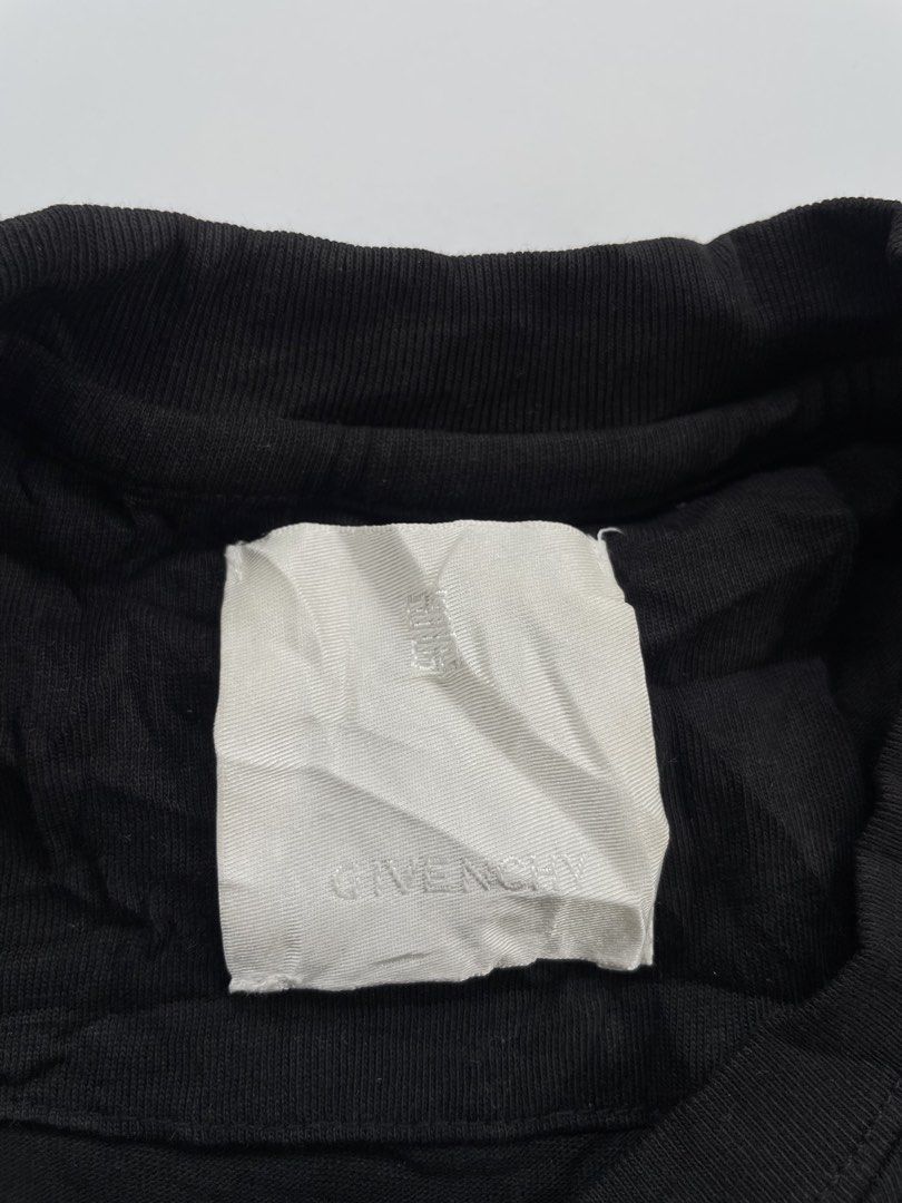 Givenchy trompe - L'oeil effect shirt (Category: Tshirts & Polo Shirts ) located in General Mariano Alvarez. Submitted by savenlester (Listing ID 1462627943, Image 3). Description: Givenchy trompe - L’oeil effect shirt ◾W - 21 ◾L - 27 ◾Good condition ◾Color rate 9/10 ◾No issue .