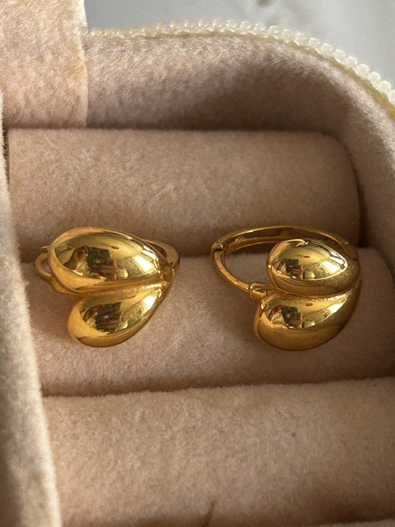 Gold Heart Shaped Hoop Earrings (Category: Earrings) located in Cavite. Submitted by emjheis.preloved (Listing ID 1462447949, Image 2). Description: - Classic gold heart shaped hoop earrings - Perfect for everyday wear or special occasions - Lightweight and comfortable for all-day wear -1.34 grams -7,550 per gram only -18k saudi gold .