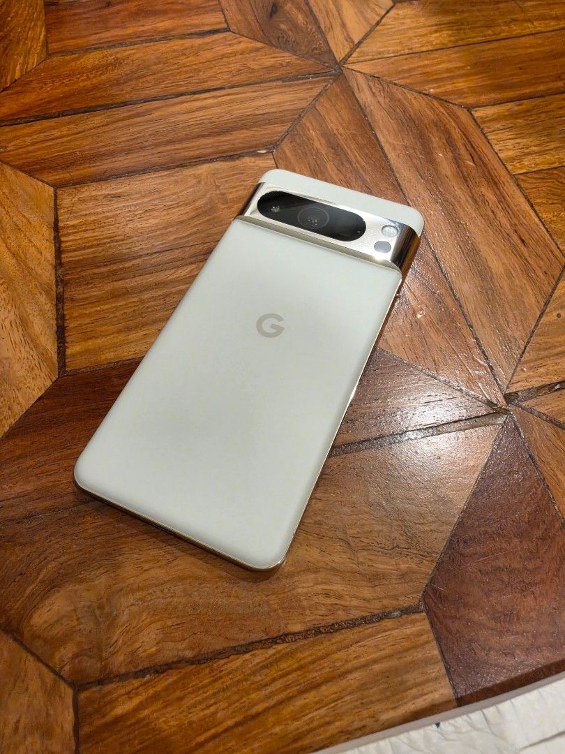 Google Pixel 8 Pro - Porcelain (Category: Google Pixel) located in San Juan City. Submitted by butchlorenzo (Listing ID 1462498405, Image 2). Description: Google Pixel 8 Pro 256gb - Porcelain (white) Like new - no dents, under-used phone US Variant Comes with original box No physical or operational issues Meet up in Eisenhower St. San Juan RFS - wife upgraded her personal phone to Pixel 10 Pro.