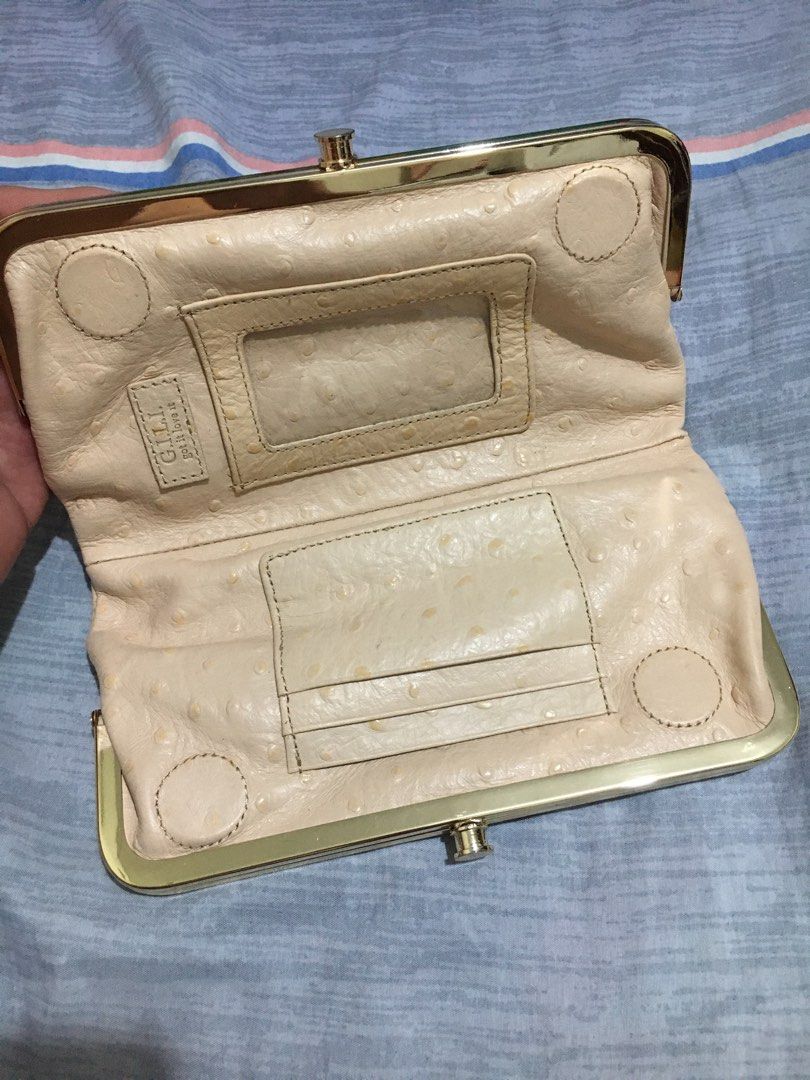 Got it love it ostrich purse (Category: Purses & Pouches) located in Balete No 2. Submitted by troyesybang (Listing ID 1462503245, Image 3). Description: Double caselock purse Auth ostrich Last prize posted Sf to the j&t .