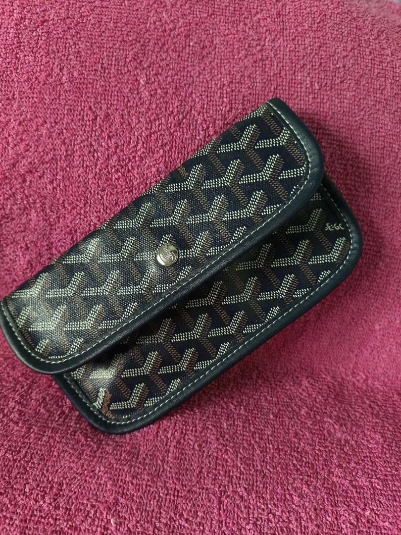 Goyard wallet (Category: Luxury Bags & Wallets) located in General Trias. Submitted by hungariancheesecake (Listing ID 1462506642, Image 1). Description: .