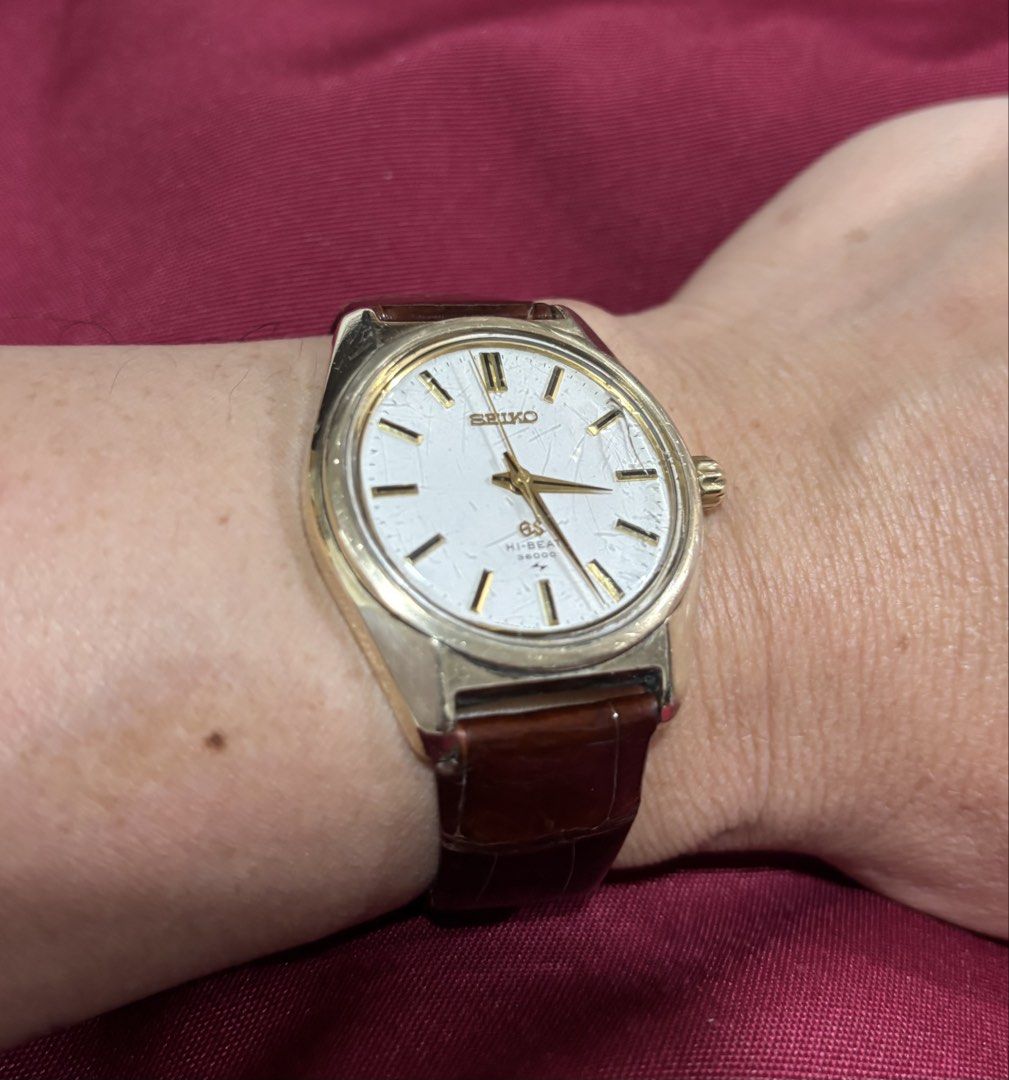 Grand Seiko Hi-Beat (Category: Luxury Watches) located in Manila. Submitted by olxph_alexb2233 (Listing ID 1462517618, Image 3). Description: Grand Seiko Hi-Beat 36,000 bph 4520-8000 model with Seiko Credor leather strap, good condition, high frequency with scratches on the glass..