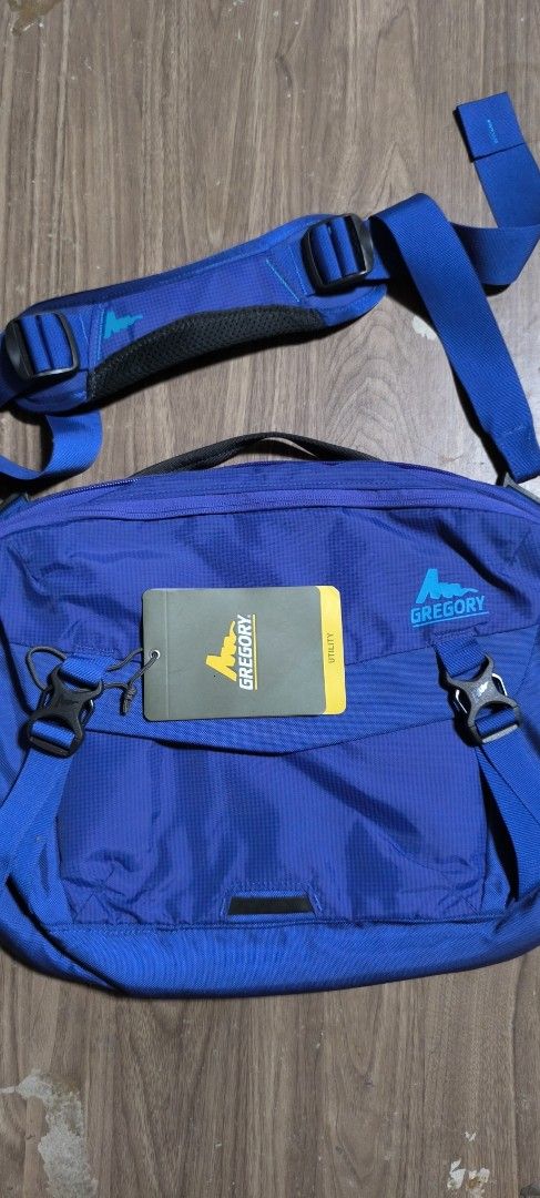 Gregory Aspect Utility Messenger Bag - Blue (Category: Sling Bags) located in Cabuyao City. Submitted by bdeborja1291 (Listing ID 1462482830, Image 1). Description: GREGORY GRAFT 12 - Brand new Gregory Aspect Utility messenger bag - Ideal for everyday use or travel - Padded shoulder strap for comfort - Convenient grab handle - Fits up to a 15" laptop - Constructed from durable 420D nylon - Original tags still attached price: 1700 txt or call 0932