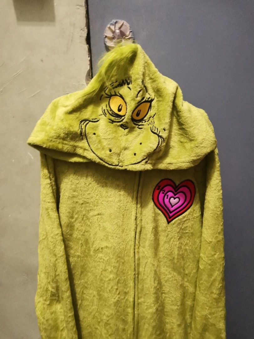 Grinch costume large (Category: Looking For) located in Manila. Submitted by mharl16apron (Listing ID 1462441362, Image 1). Description: Large Like new condition Need wash.