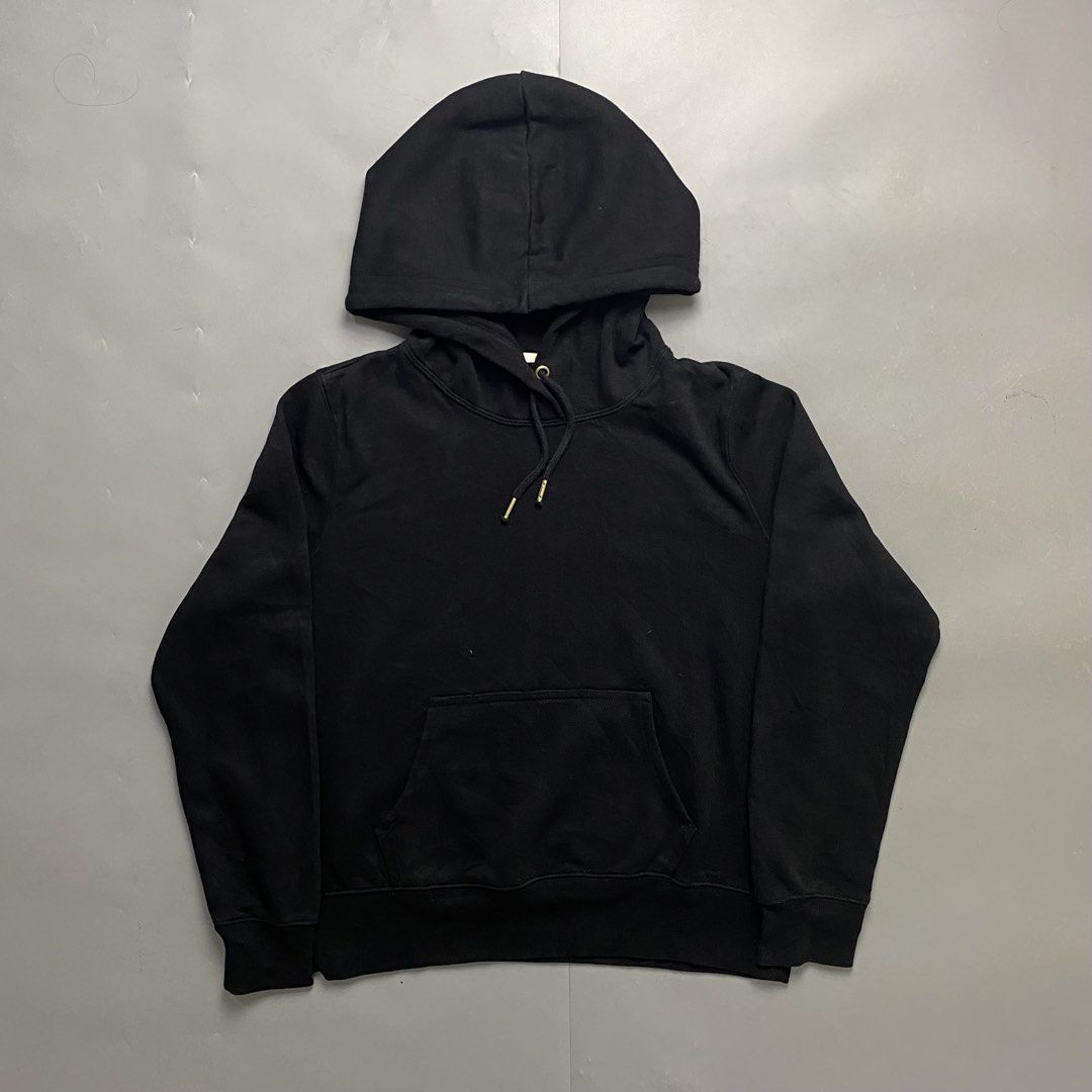 GU 🧥| Black Classic Pullover Hoodie (Category: Hoodies) located in Bulacan. Submitted by orc.ph (Listing ID 1462582172, Image 1). Description: GU 🧥| Black Classic Pullover Hoodie Material Used: 60% Cotton 4”0% Polyester •Gray •Boxy •Kangaroo Pouch •Hood Drawstring •Ribbed Cuffs And Hem •Casual Wear Size: L Width: 21.5 Length: 22 Pristine Condition. None Visible Issue. ISSUE: NONE ⚠️ Note: For Inspo lang po yung When worn, Mag base padin po sa e