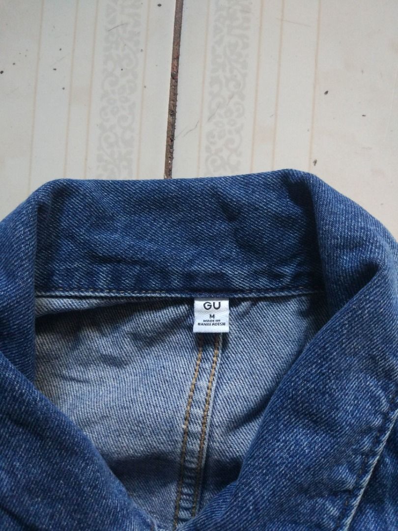 GU Denim Chore Jacket M (Category: Coats, Jackets and Outerwear) located in Pasay City. Submitted by denimdude.ph (Listing ID 1462454447, Image 3). Description: unused, extra buttons still attached.