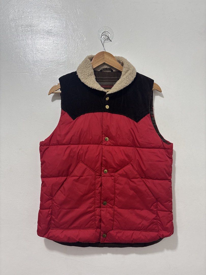 GU Red Vest Men Medium (Category: Activewear) located in Balanga. Submitted by winterlab_ph (Listing ID 1462523952, Image 3). Description: Code: A898 Width: 20.5 Length: 25.5 Shoulders: 14.5 : small ink stain : needs wash.