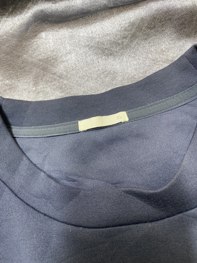 GU Sweater (Category: Coats, Jackets and Outerwear) located in General Trias. Submitted by kevinthriftshop (Listing ID 1462492511, Image 2). Description: .