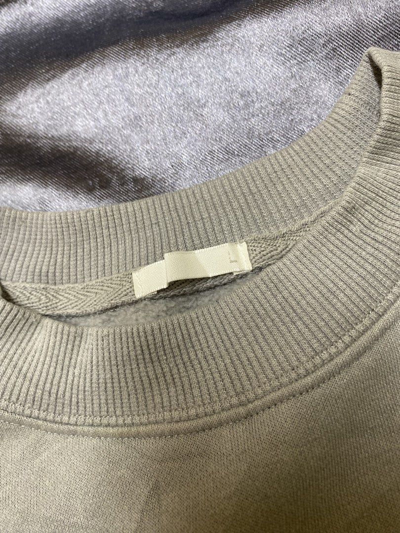 GU Womens Sweater (Category: Coats, Jackets and Outerwear) located in General Trias. Submitted by kevinthriftshop (Listing ID 1462493975, Image 2). Description: .