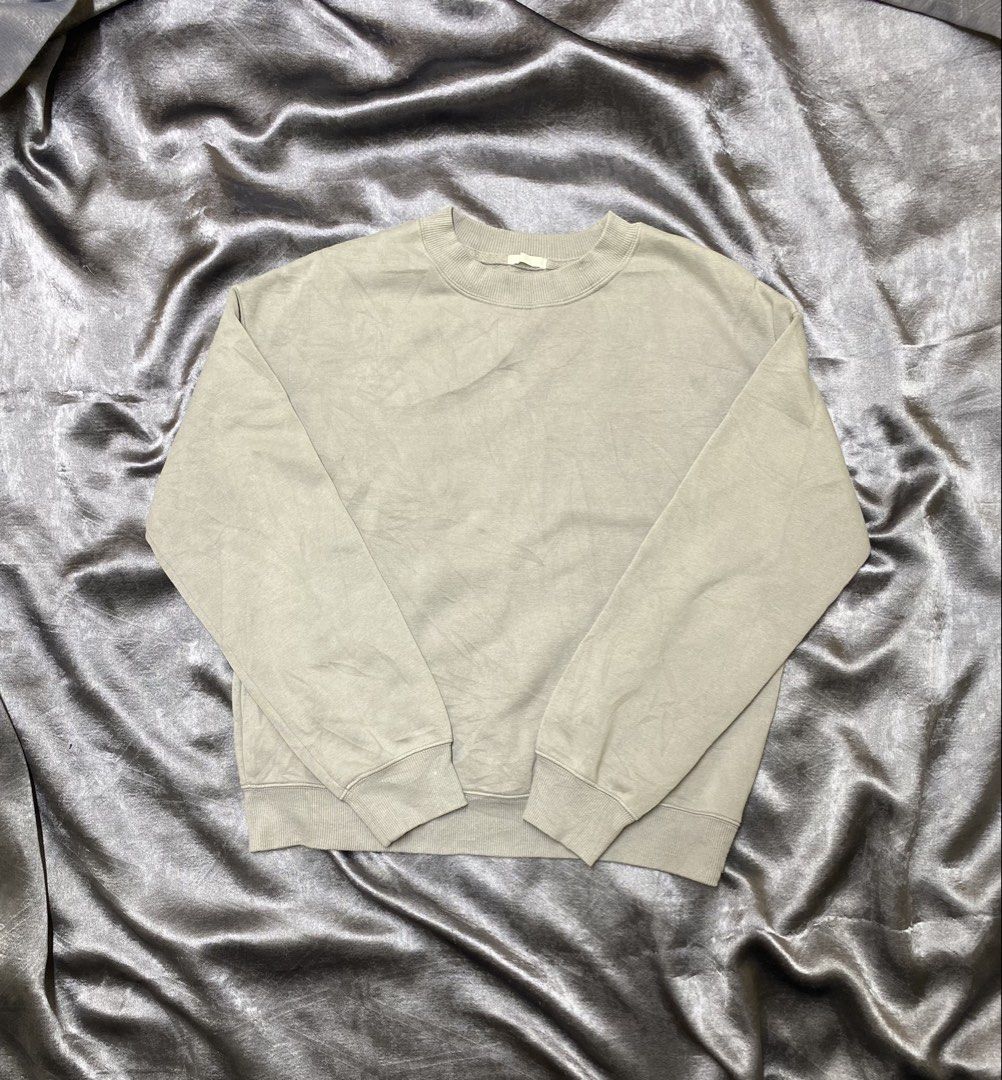 GU Womens Sweater (Category: Coats, Jackets and Outerwear) located in General Trias. Submitted by kevinthriftshop (Listing ID 1462493975, Image 1). Description: .