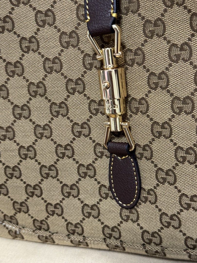 GUCCI TOTE (Category: Luxury Bags & Wallets) located in Manila. Submitted by prettystuff1008 (Listing ID 1462620519, Image 3). Description: In very good condition Helping a friend She got this here in carousel (32500) She badly needs fund Medium size .