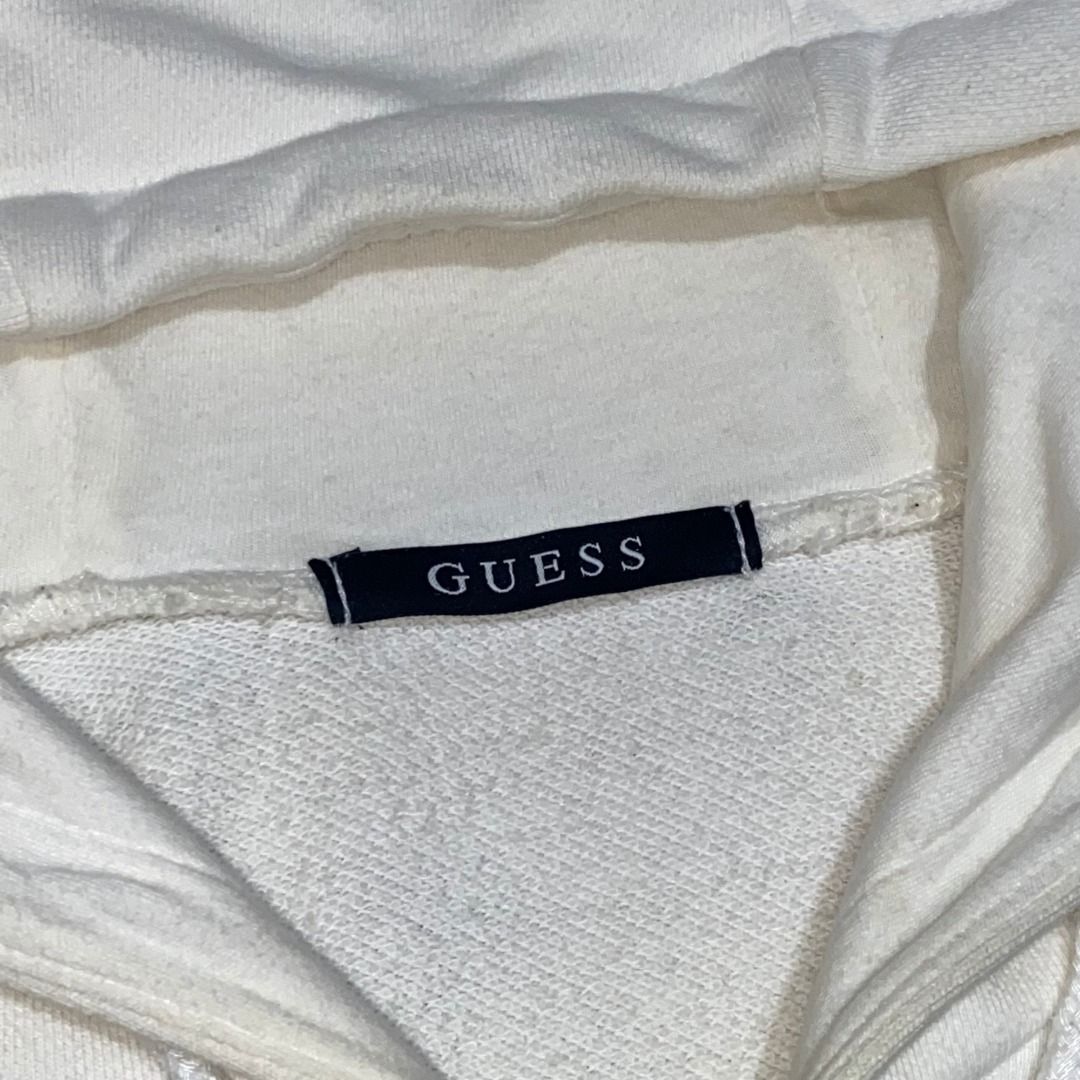GUESS PULLOVER HOODIE (Category: Coats, Jackets and Outerwear) located in Quezon. Submitted by ejay.thrift.clothes (Listing ID 1462650132, Image 3). Description: XL 22 X 29 NO ISSUE COLOR RATE: 10/10 EXCELLENT CONDITION # 534 PS: ON THE FIRST PHOTO ITS JUST A SHADOW.